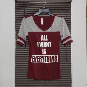 b & b womans v neck top   size  small